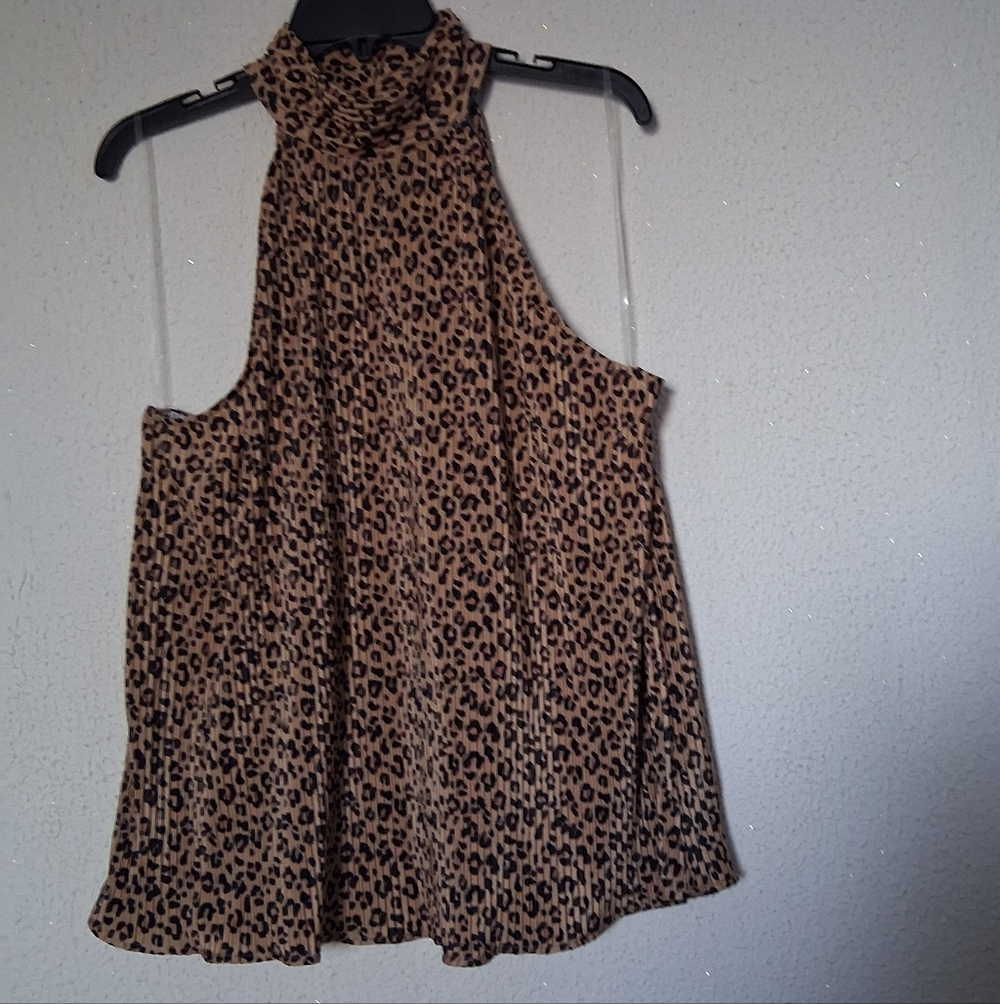 Bold Elements Wome's Leopard Print Sleeveless Top… - image 2